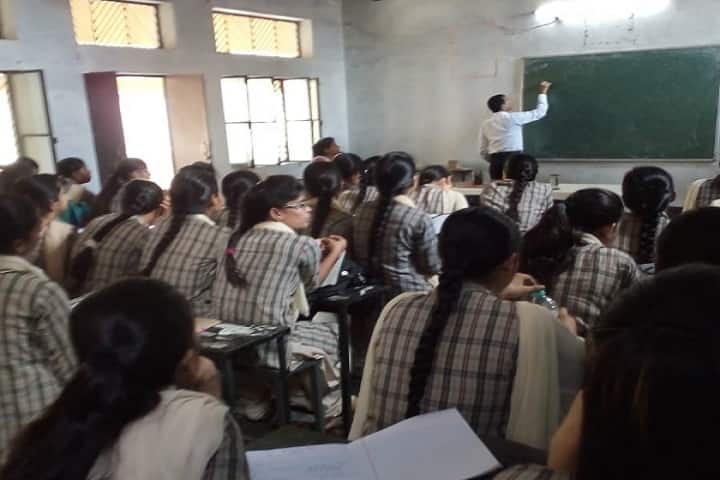 Bright Career Girls Degree College campus in Lucknow, Uttar Pradesh, India — photo 3