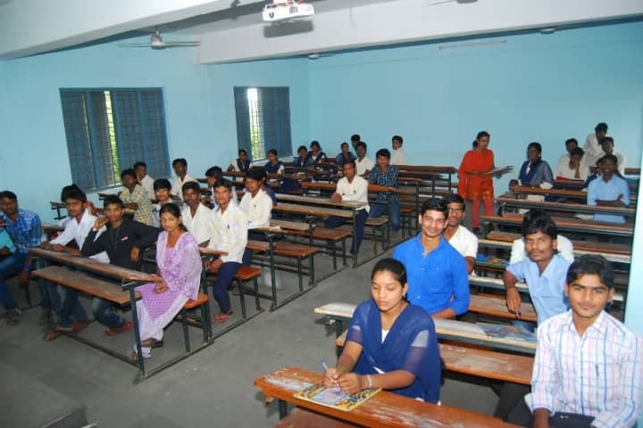 Dr Ambedkar College of Arts and Commerce campus in Kalaburagi, Karnataka, India — photo 2