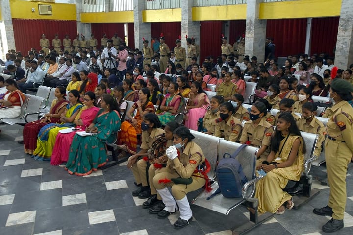 Sharnbasveshwar College of Arts campus in Gulbarga, Karnataka, India — photo 4