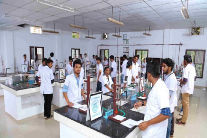 Ramdhari Chandrabhan Post Graduate College campus in Ballia, Uttar Pradesh, India — photo 4