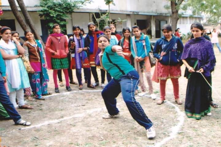 DAVV Mateshwari Sugni Devi Girls College campus in Indore, Madhya Pradesh, India — photo 2