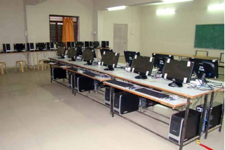 Dr Varsha Patil Institute of Technology campus in Jalgaon, Maharashtra, India — photo 5