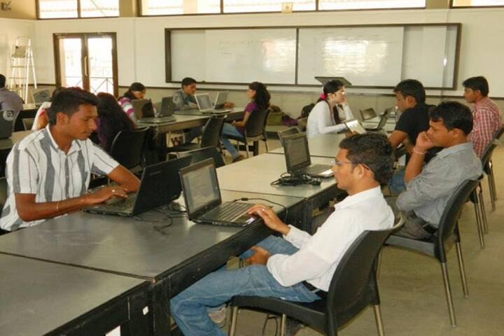 Universal College of Management campus in Nashik, Maharashtra, India — photo 4