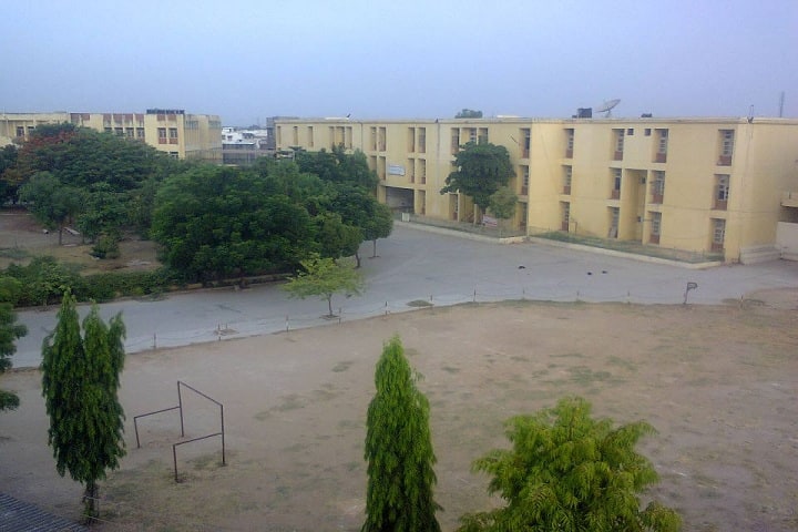 Shri VR Patel College of Commerce campus in Mehsana, Gujarat, India — photo 1