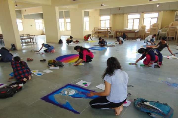 Shri VR Patel College of Commerce campus in Mehsana, Gujarat, India — photo 2