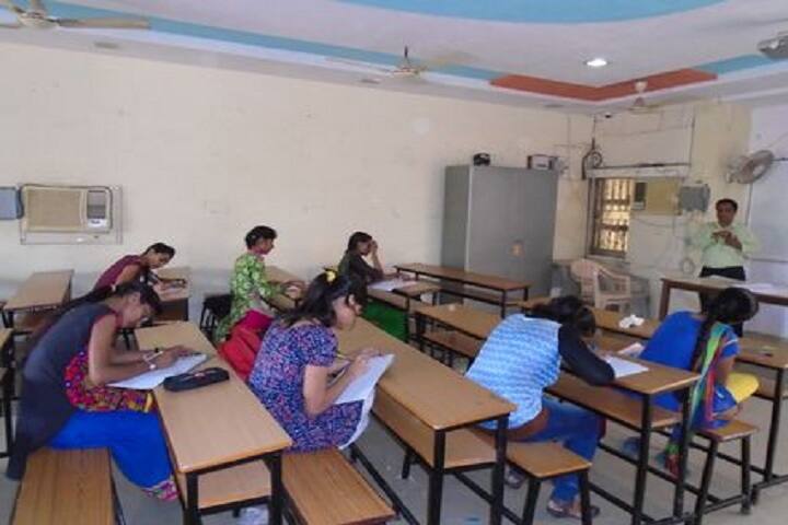 Shri VR Patel College of Commerce campus in Mehsana, Gujarat, India — photo 5