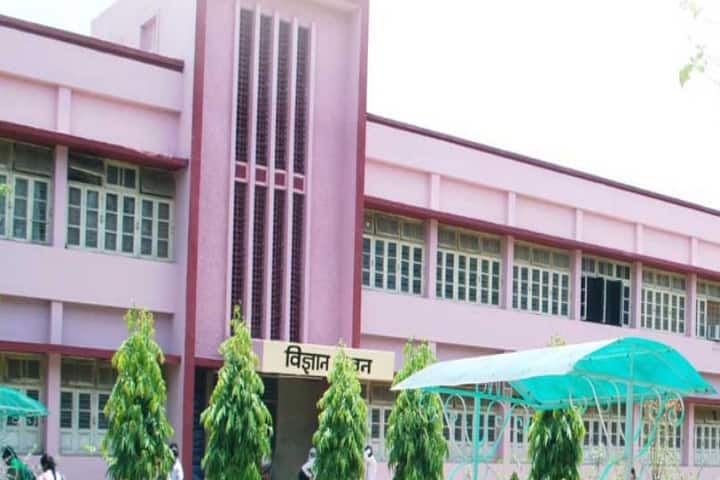 Hawabagh Women's College campus in Jabalpur, Madhya Pradesh, India — photo 1