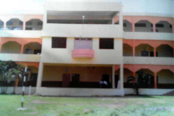 Shri Pandurang Shikshan Prasarak Mandal Sanchalit Uma Mahavidyalaya campus in Solapur, Maharashtra, India — photo 1
