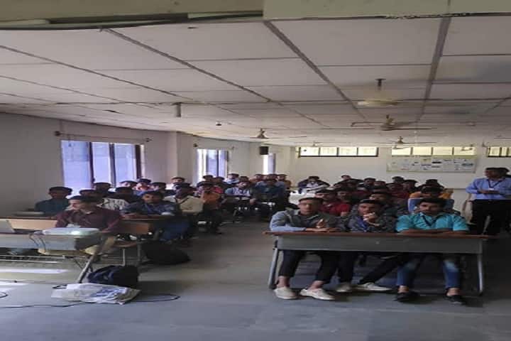 Grow More Institute of Business Administration campus in Himmatnagar, Gujarat, India — photo 4