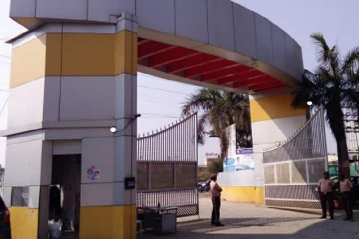 Rajarshi Shahu College of Pharmacy and Research campus in Pune, Maharashtra, India — photo 1