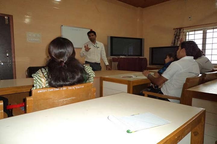 Government Science College campus in Mandvi, Gujarat, India — photo 3
