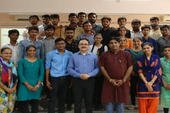Government Science College campus in Mandvi, Gujarat, India — photo 5