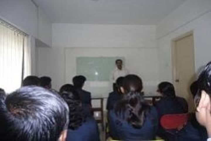 Manikchand Dhariwal Institute of Management and Rural Technology campus in Shirur, Maharashtra, India — photo 1