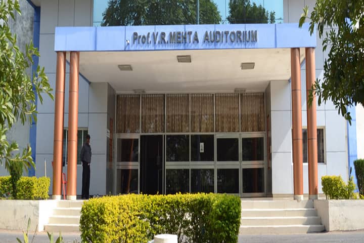 Shri Galbabhai Nanjibhai Patel Dairy Science and Food Technology College campus in Dantiwada, Gujarat, India — photo 2