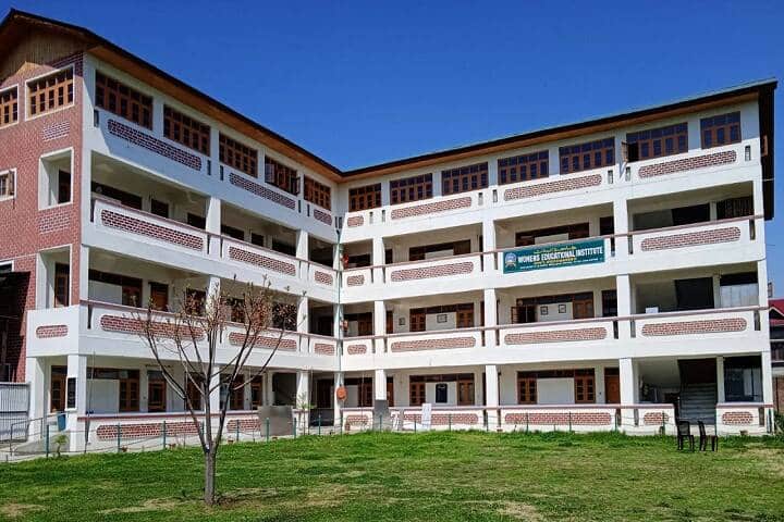Jamiya-Tul-Banat campus in Srinagar, Jammu and Kashmir, India — photo 3