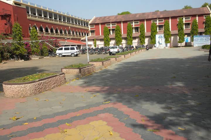 St Aloysius College campus in Jabalpur, Madhya Pradesh, India — photo 3
