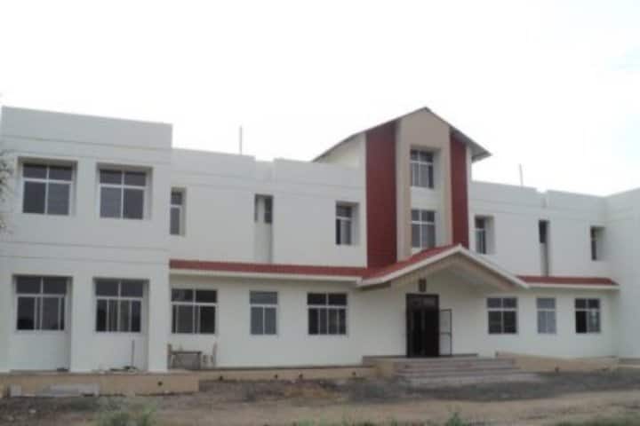 St Aloysius College campus in Jabalpur, Madhya Pradesh, India — photo 6