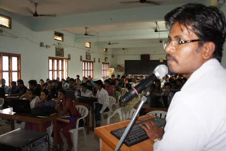 Christ College campus in Jagdalpur, Chhattisgarh, India — photo 5