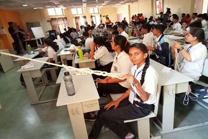 Sr Arts Mahila Mahavidyalaya campus in Nandurbar, Maharashtra, India — photo 4