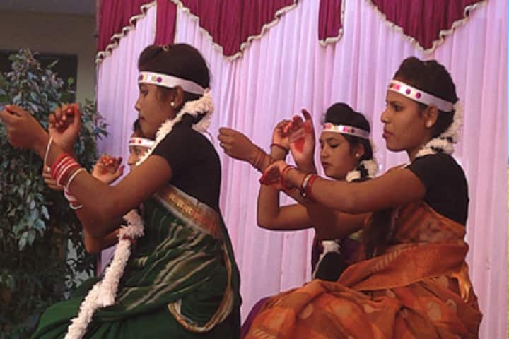 Government Kangla Manjhi College campus in Dondi, Chhattisgarh, India — photo 2