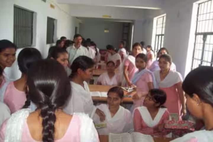 Netaji Subhash Chandra Bose Government Girls Postgraduate College campus in Lucknow, Uttar Pradesh, India — photo 2