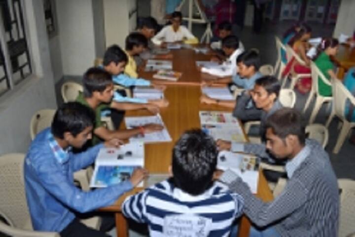Shri Amrabhai Samtabhai Patel BCA and PGDCA College campus in Palanpur, Gujarat, India — photo 6