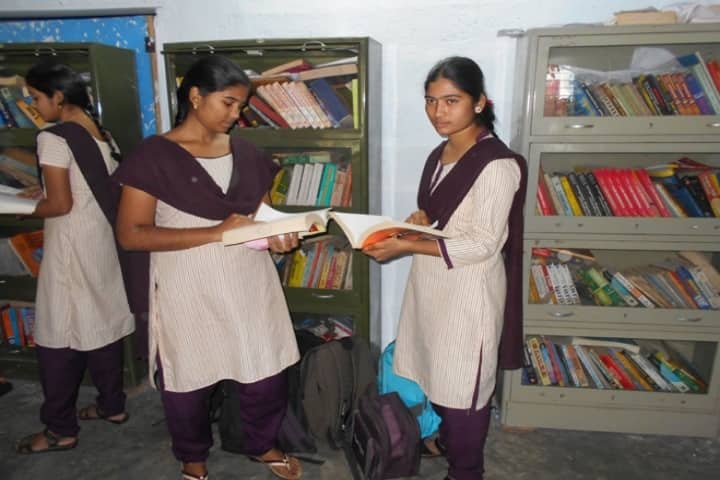Career Degree College campus in Guntur, Andhra Pradesh, India — photo 2