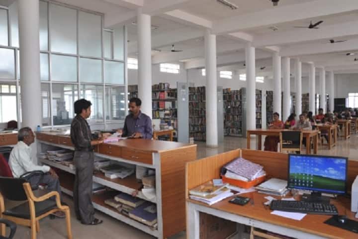 Sahyadri Arts College campus in Shivamogga, Karnataka, India — photo 4