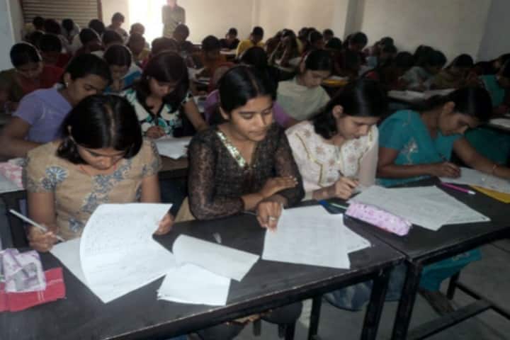 Shri Vinayak Mahavidyalaya campus in Gadarwara, Madhya Pradesh, India — photo 1