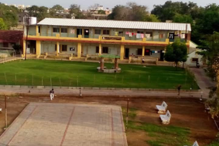 Morarji Desai Institute of Naturopathy and Yoga Sciences campus in Vadodara, Gujarat, India — photo 1