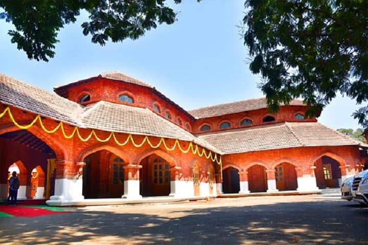 University Evening College campus in Mangaluru, Karnataka, India — photo 1