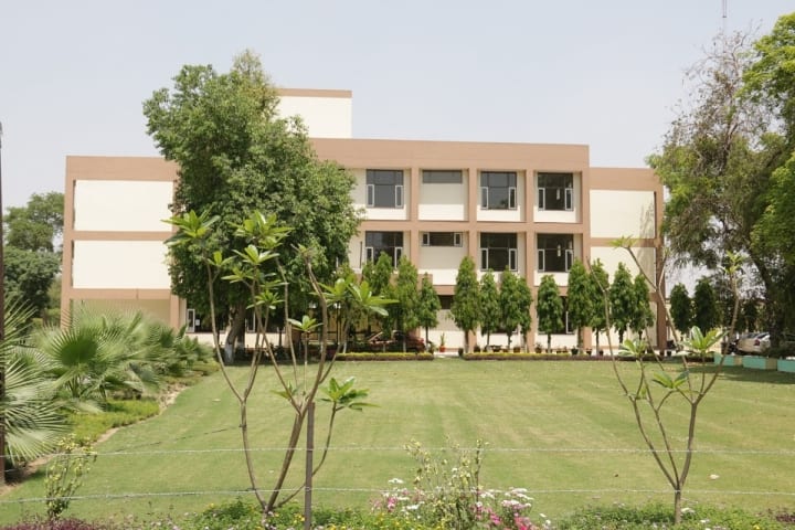 Guru Gobind Singh College of Management and Technology campus in Gidderbaha, Punjab, India — photo 2