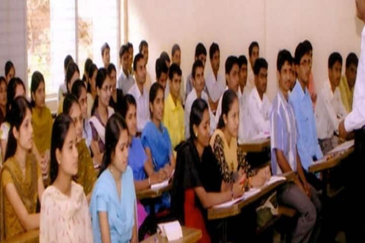 Takshashila College campus in Vadodara, Gujarat, India — photo 2