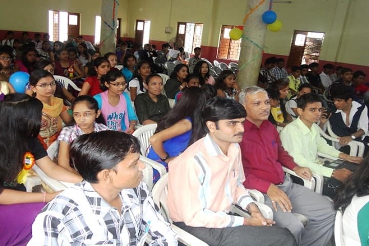 Takshashila College campus in Vadodara, Gujarat, India — photo 3