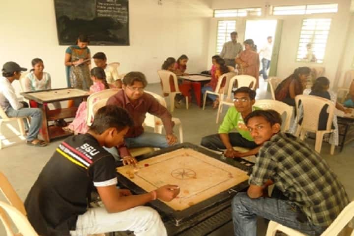 Takshashila College campus in Vadodara, Gujarat, India — photo 5