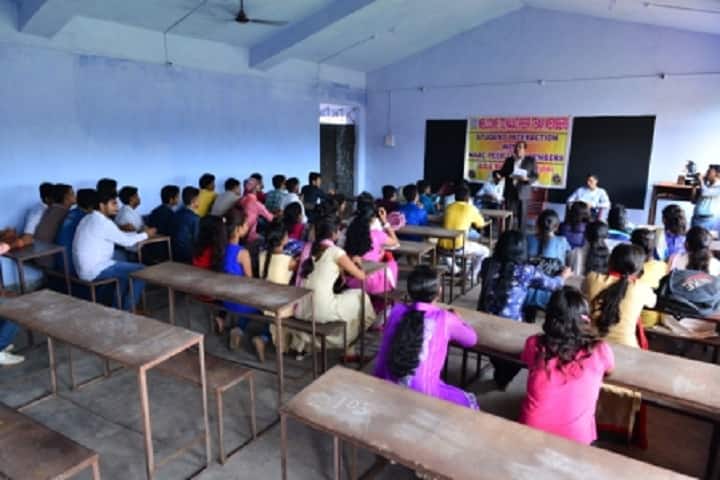 Bindeshwari Dubey Awasiya Mahavidyalaya campus in Pichhari, Jharkhand, India — photo 2