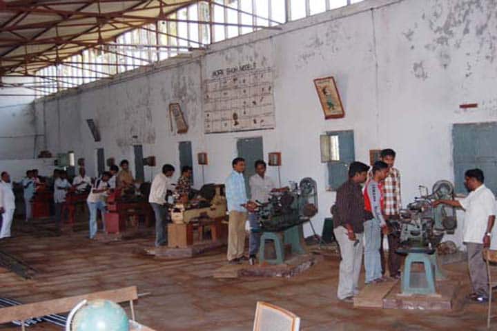 Maddala Ramakrishnamma Polytechnic campus in West Godavari, Andhra Pradesh, India — photo 2