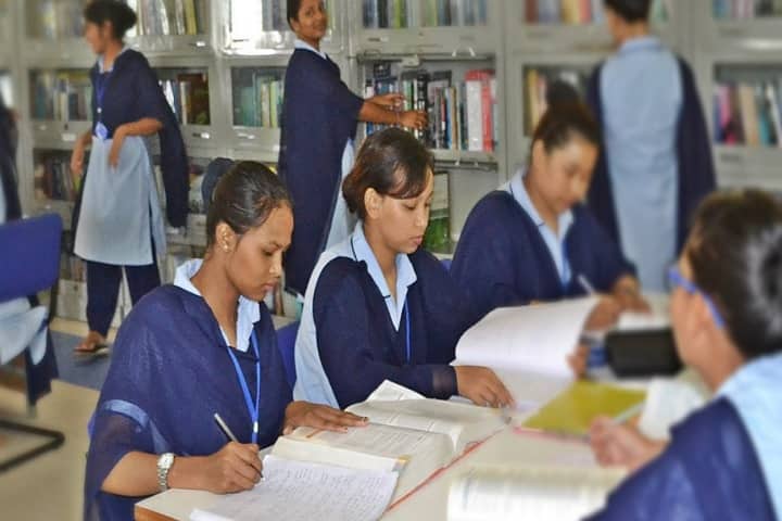 Shri Dharamjeet Singh College campus in Shahjahanpur, Uttar Pradesh, India — photo 3