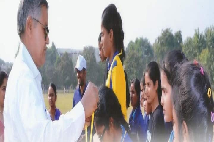 Lagna Devi Tarakant Mahila Mahavidyalaya campus in Deoria, Uttar Pradesh, India — photo 3