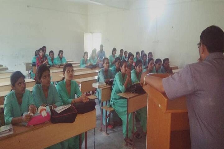 Lagna Devi Tarakant Mahila Mahavidyalaya campus in Deoria, Uttar Pradesh, India — photo 5