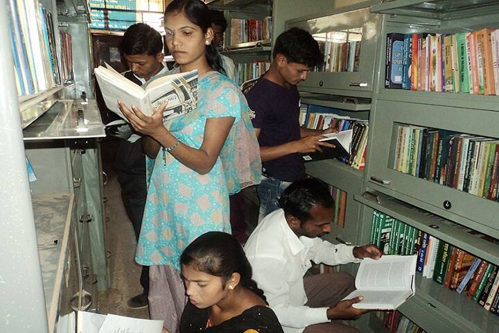 Mahatma Gandhi Vidyamandir's Arts Science and Commerce College campus in Nashik, Maharashtra, India — photo 2