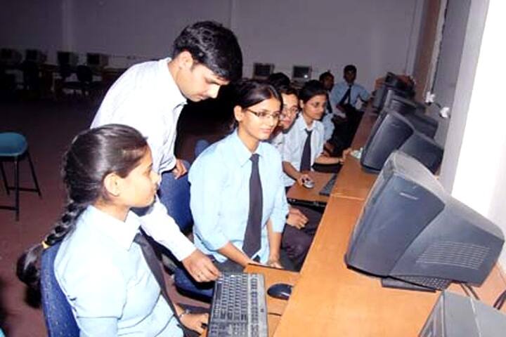 Narvadeshwar Management College campus in Lucknow, Uttar Pradesh, India — photo 4