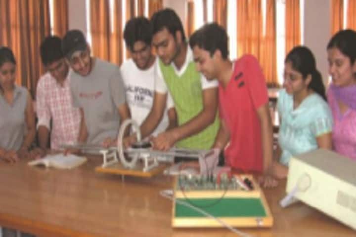 Ram Pal Singh Satyavati Devi Memorial Mahavidhayalal campus in Budaun, Uttar Pradesh, India — photo 4