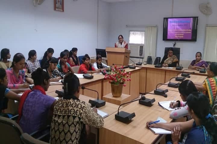 Rajarshi Tandon Mahila Mahavidyalaya campus in Allahabad, Uttar Pradesh, India — photo 5