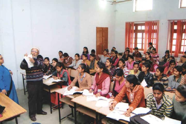 Jagat Taran Girls Degree College campus in Allahabad, Uttar Pradesh, India — photo 3