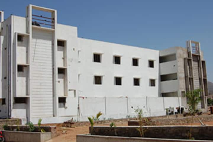 Shri USB Physiotherapy College campus in Abu Road, Rajasthan, India — photo 3