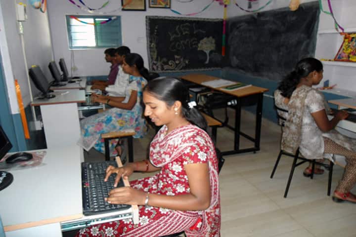 Government First Grade College campus in Bangalore, Karnataka, India — photo 3