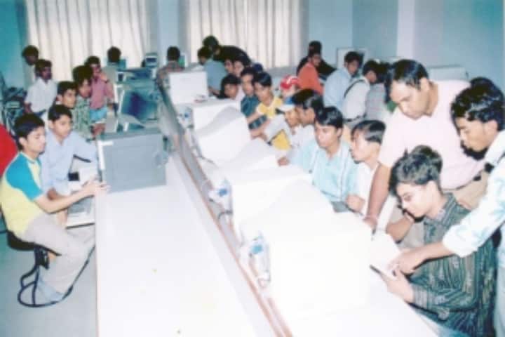 Shri Khandelwal Vaish PG Mahavidyalaya campus in Jaipur, Rajasthan, India — photo 3