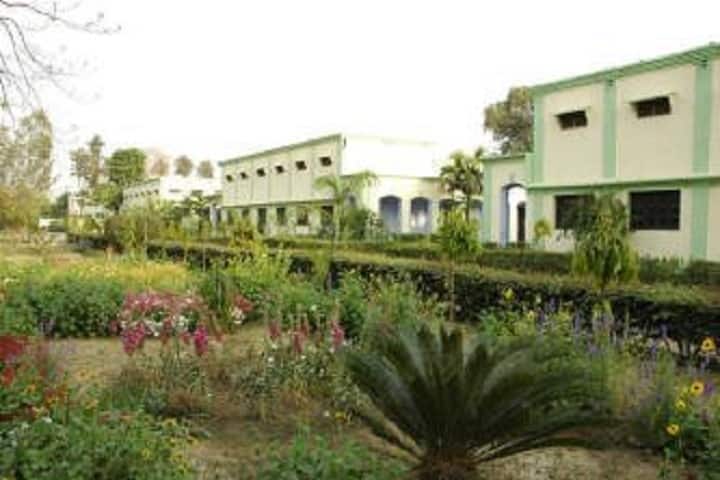 Gandhi Faiz-E-Aam College campus in Shahjahanpur, Uttar Pradesh, India — photo 1