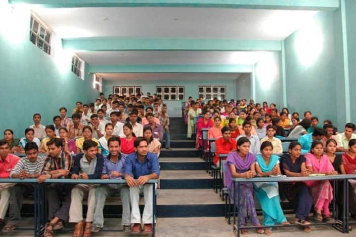 Gandhi Faiz-E-Aam College campus in Shahjahanpur, Uttar Pradesh, India — photo 4